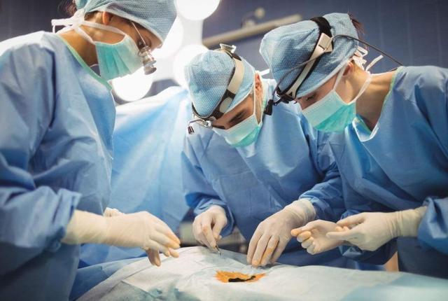 正经提醒：进行这5项手术时，或需要“全裸出镜”，不要太害羞
