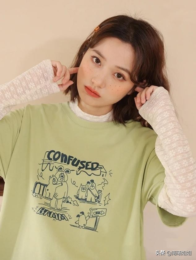 今夏穿t恤时注意避开的3款,减龄洋气显瘦爆款t恤