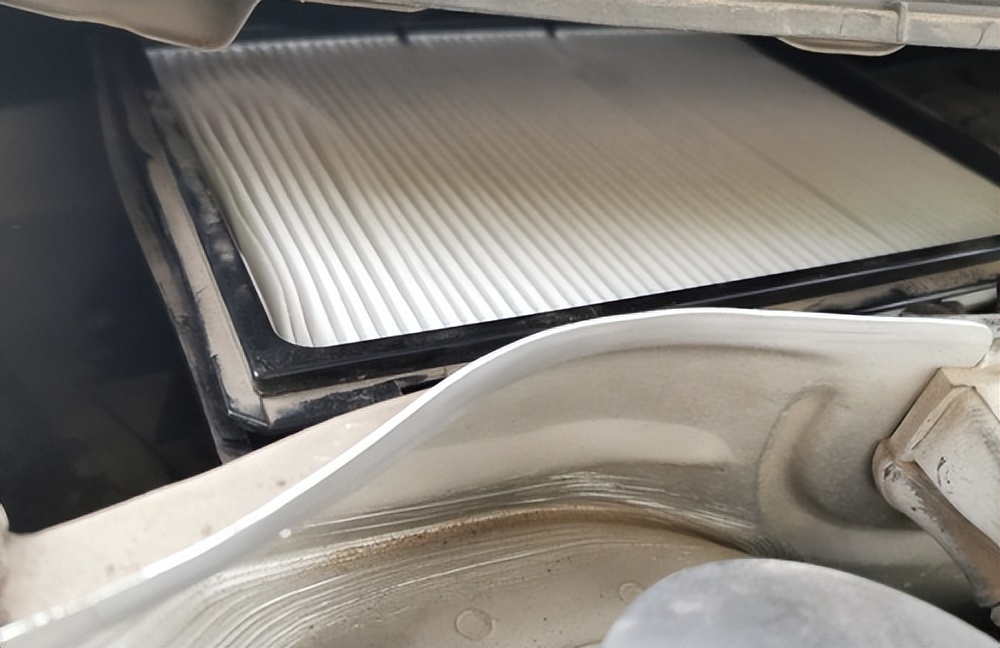 车内空调异味刚换的空调滤芯,车里有异味换空调滤芯管用吗