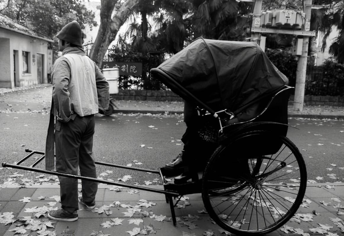 1949年毛主席密令罗瑞卿查案，罗心有顾虑，毛主席：天塌了我顶着