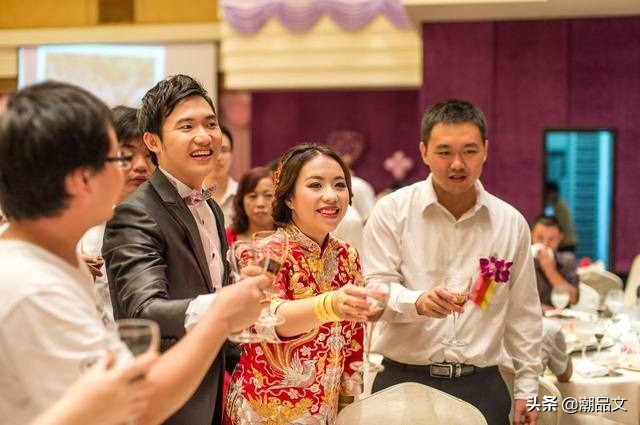 参加婚宴红包应该怎样写,参加婚礼红包怎么给新人