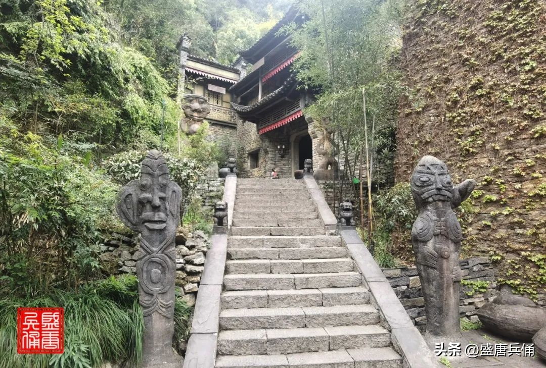以三峡旅游闻名的湖北宜昌,长江三峡西陵峡美妙风光