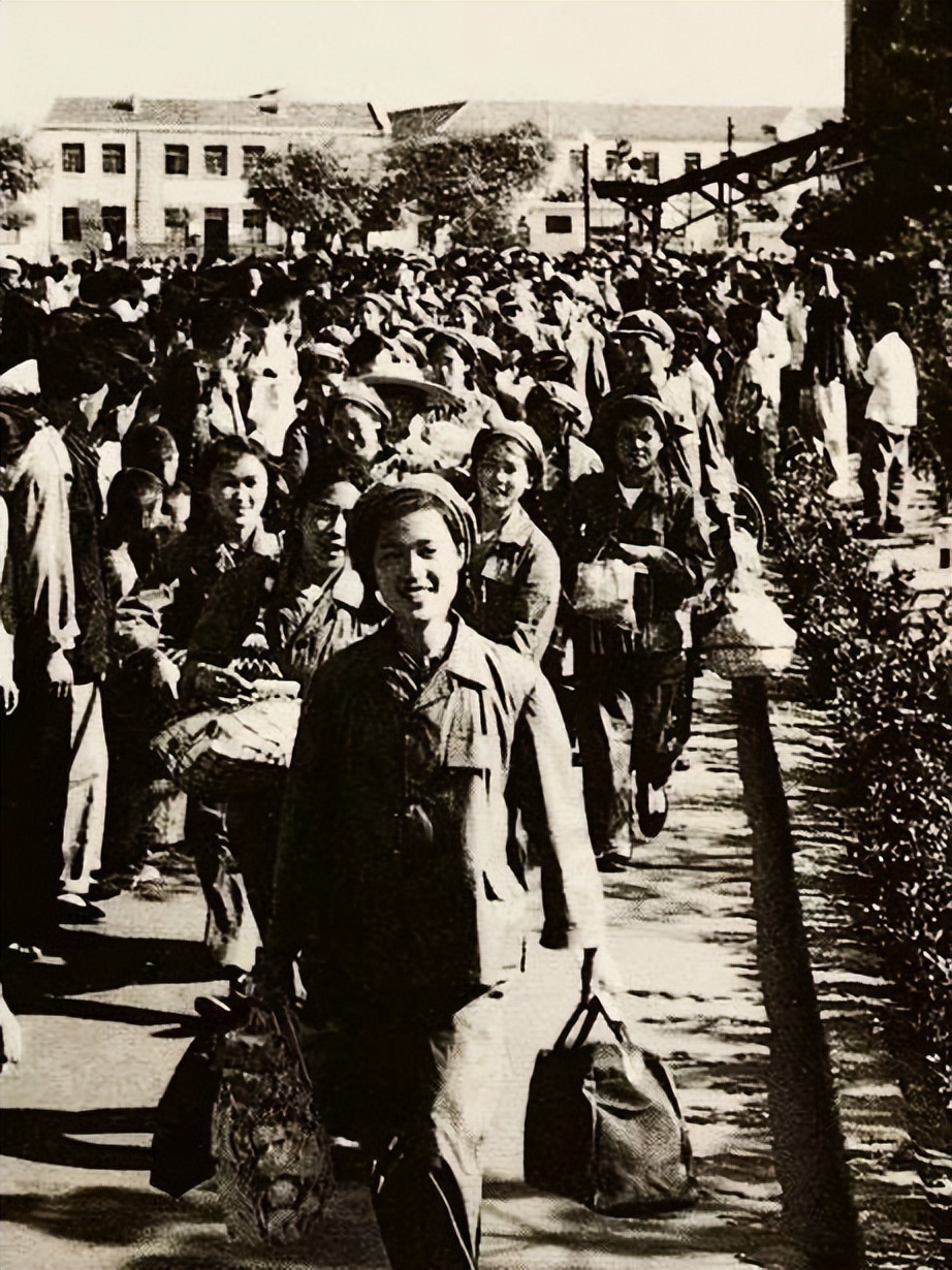 中国人民解放军部队组成部分,解放军通信兵团的序列