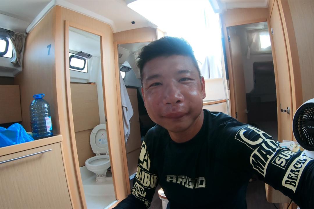 中国小伙的航海日记,44:遭遇海上马蜂袭击,亲妈都不认识我了