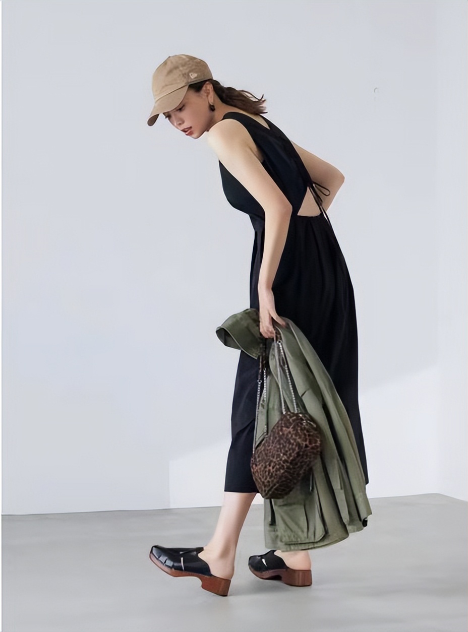 又美又飒黑色系甜酷辣妹穿搭,全黑look怎么搭配才又飒又美组图