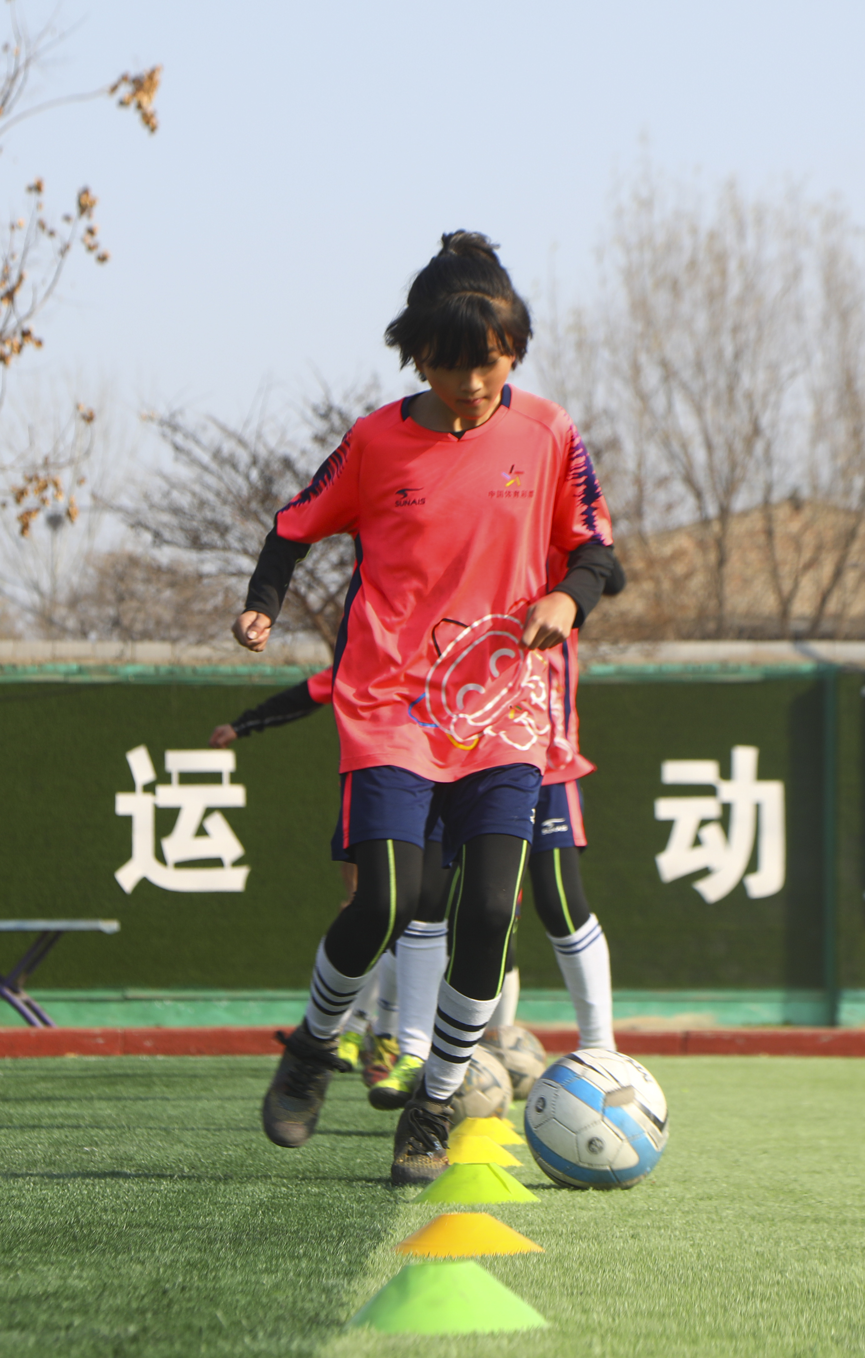 山村女孩的足球梦想