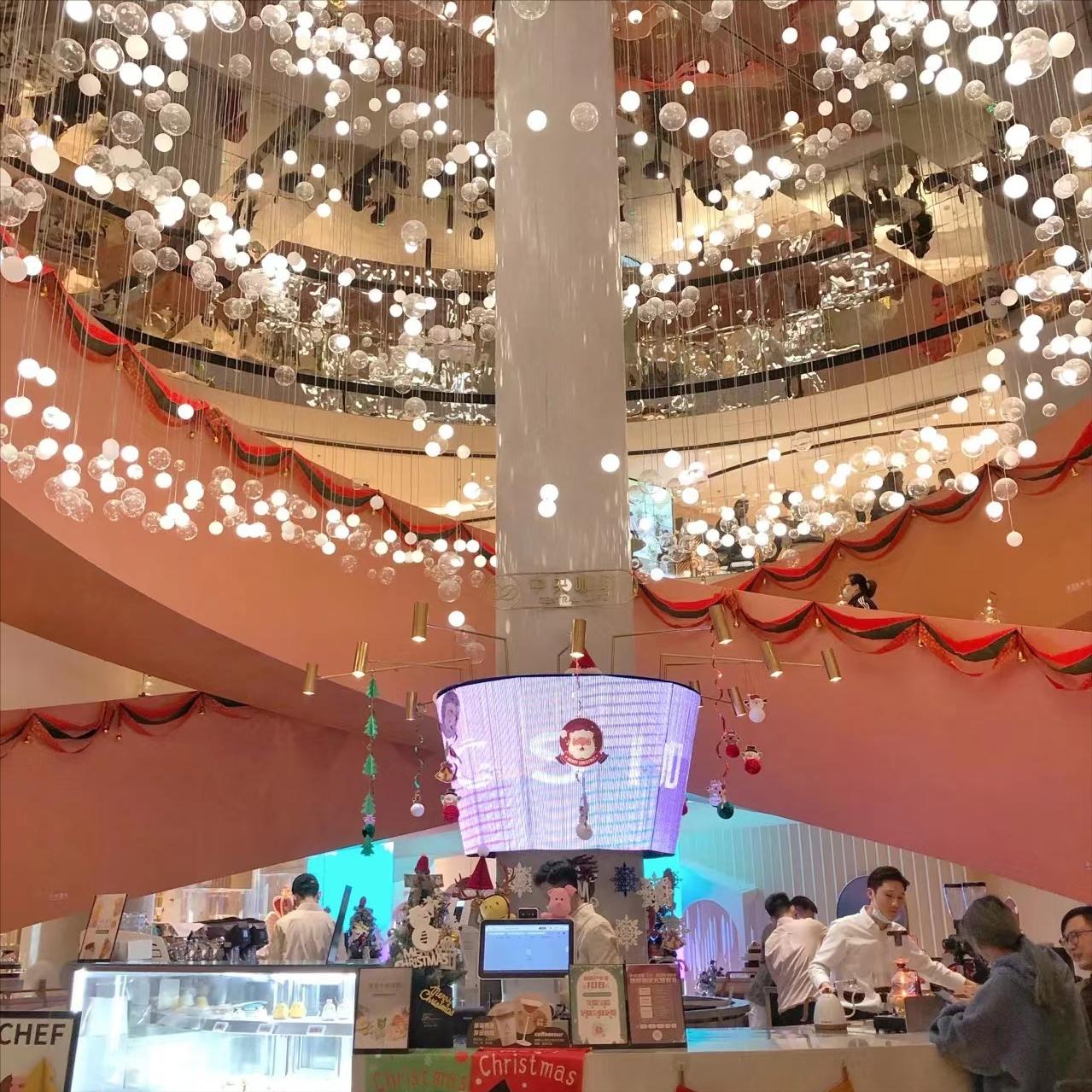 一个蛋糕1314万，中国首家1亿网红店凉了，搬出易烊千玺也没用