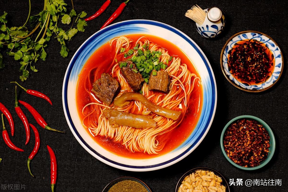 年薪20万的打工者不及20万的个体户吧？从母亲节想到的