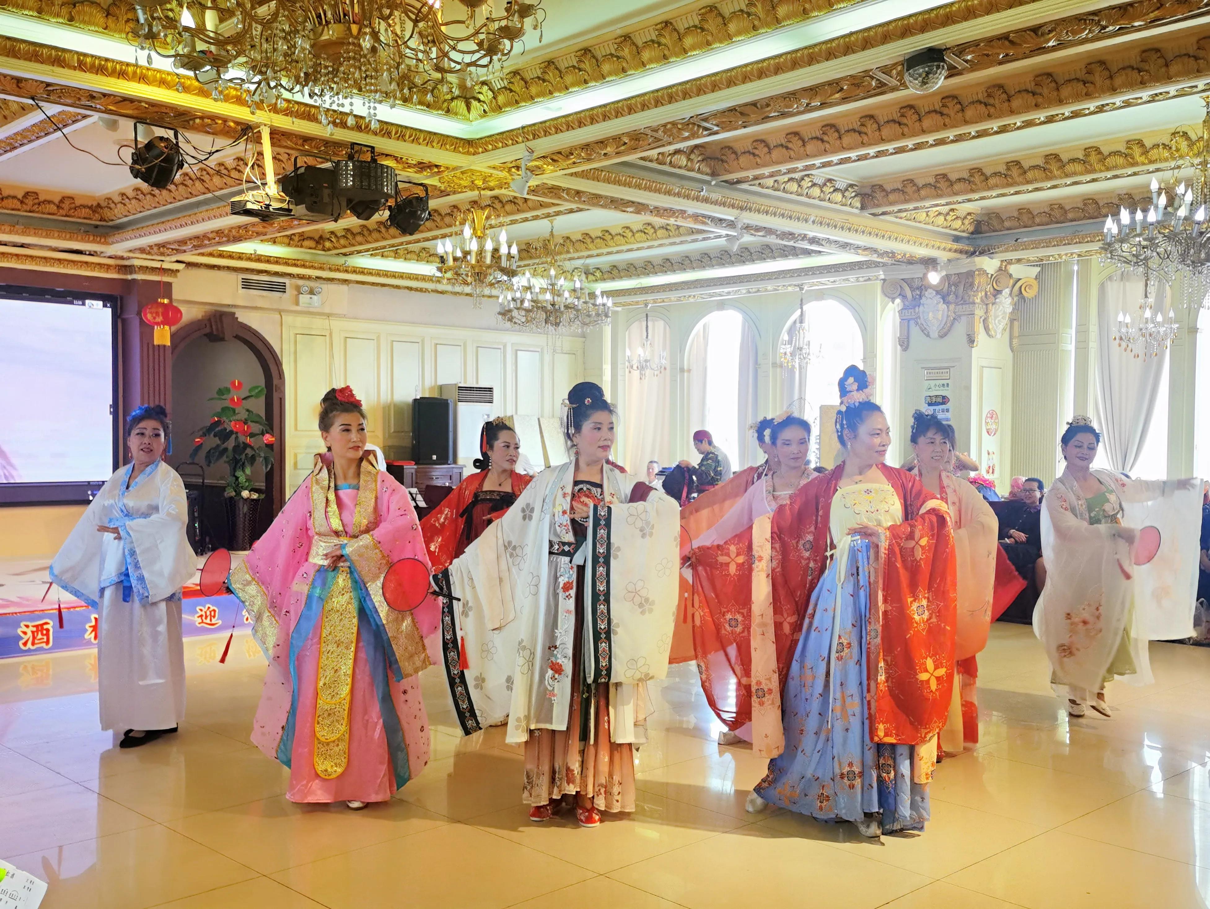 好乐网花之韵艺术团，参加“庆七一”文艺活动