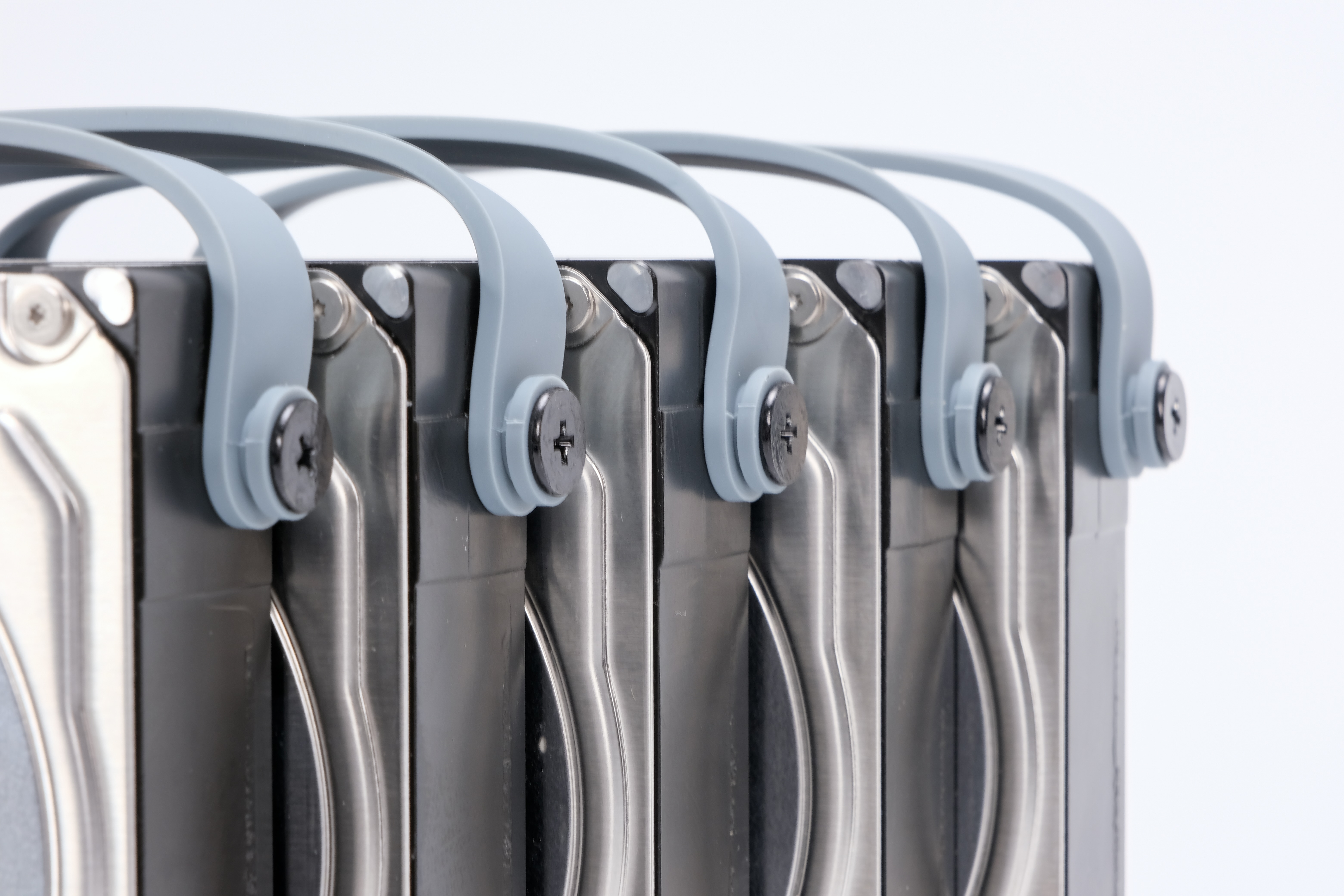 小姐姐的精致城堡!ITX极简风NAS装机纪实