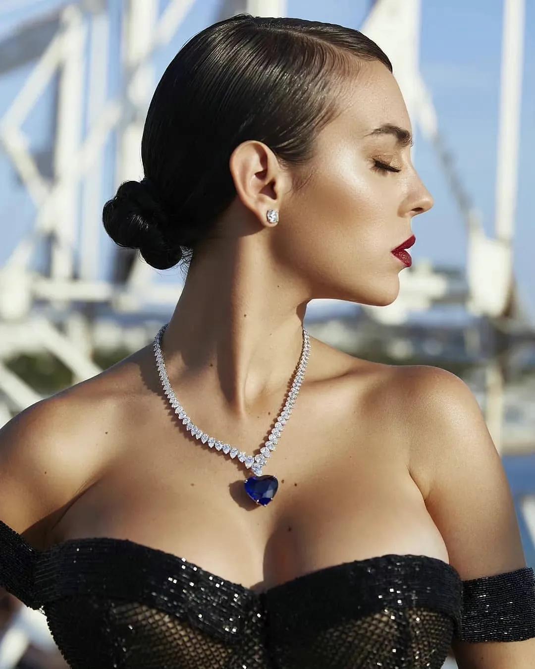 c罗现任女友乔治娜身高,c罗和女友乔治娜竟是一见钟情