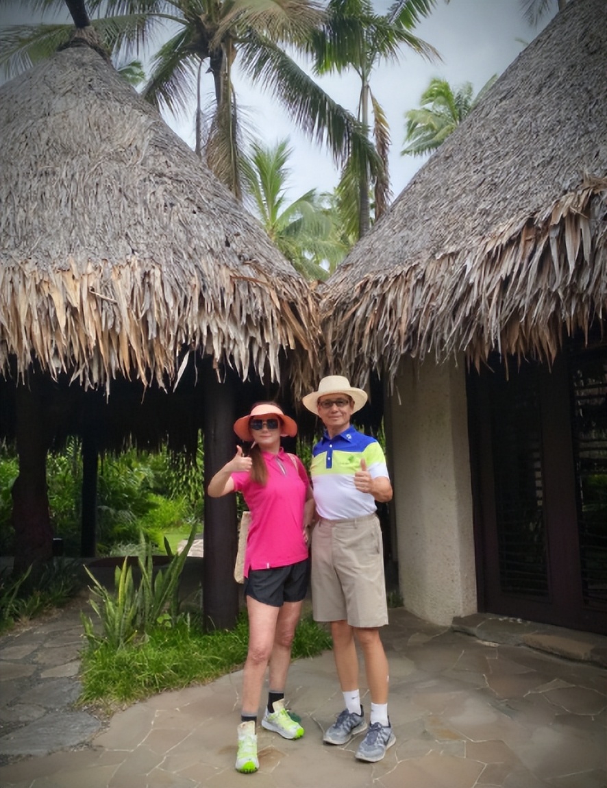 selina腿部伤疤照片,selina腿上的疤痕