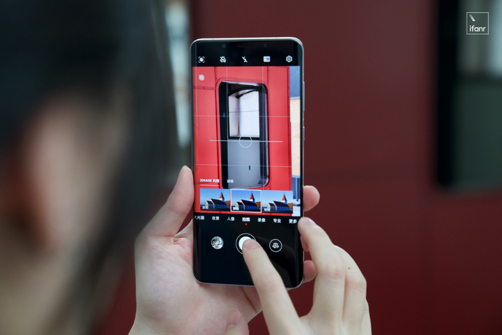 华为Mate50RS保时捷设计体验：生而峥嵘的「少数产品」