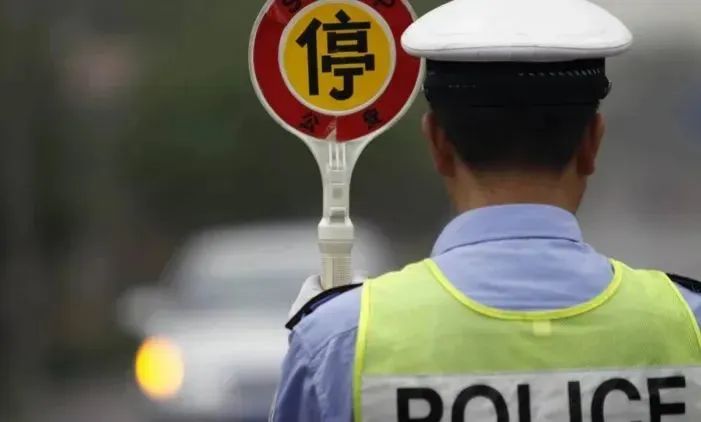 交警严查酒驾文明出行,交警大队夜间整治酒驾活动