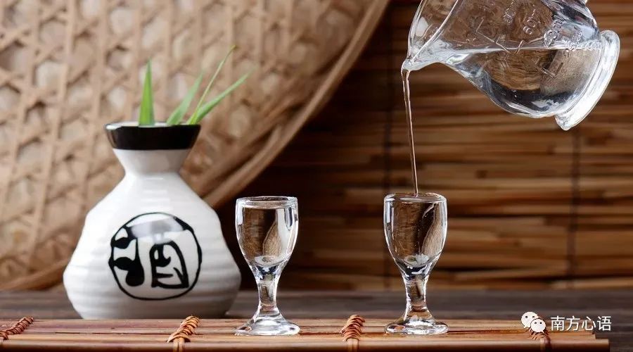 大肚能容天下难容之事笑对人生,大肚能容天下难容之事开口就笑