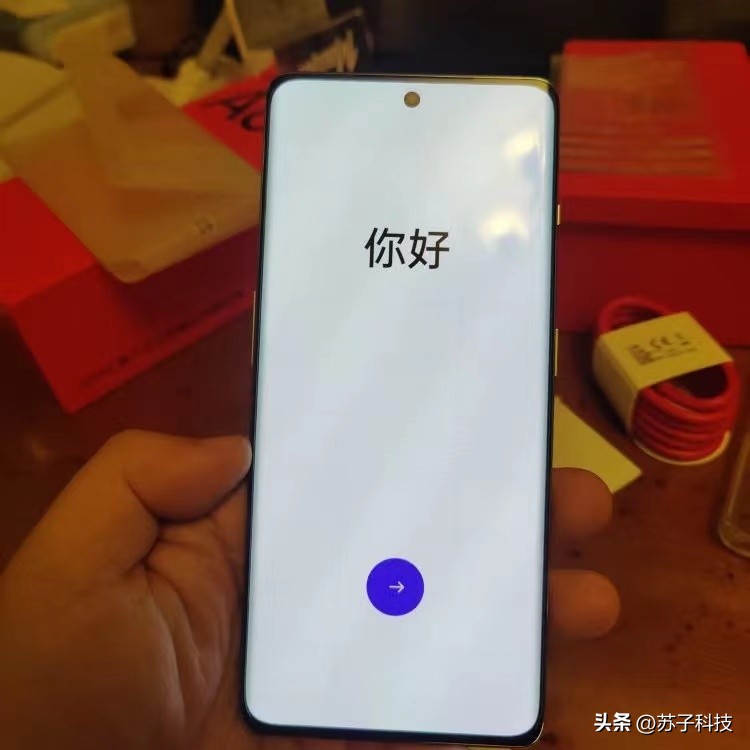 骁龙8+、索尼IMX890，16GB+256GB仅3099元，还敢说OPPO高价低配？