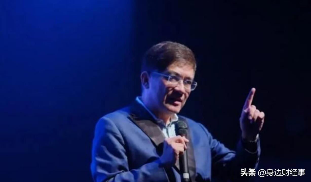 与空姐相识三年，让其背负900万债务，*咸平郎**坠落之路是怎样的