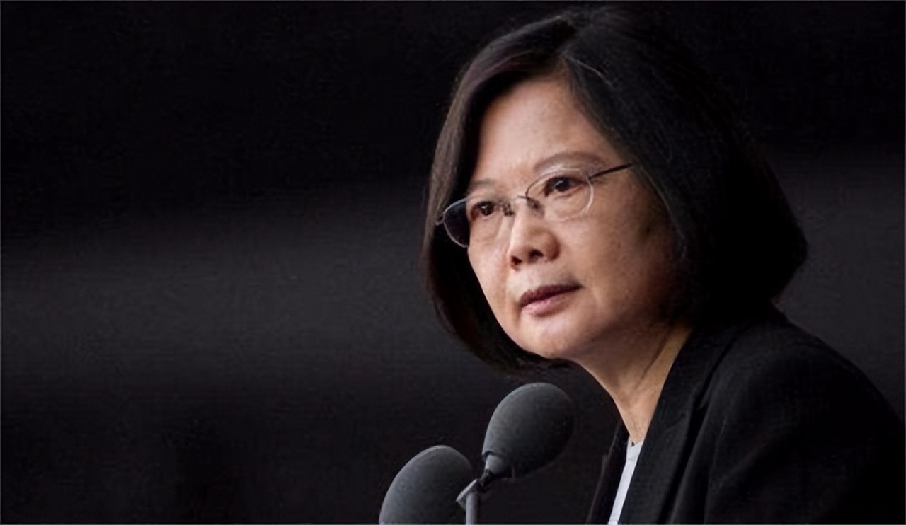 蔡英文现状:被*党**内批判