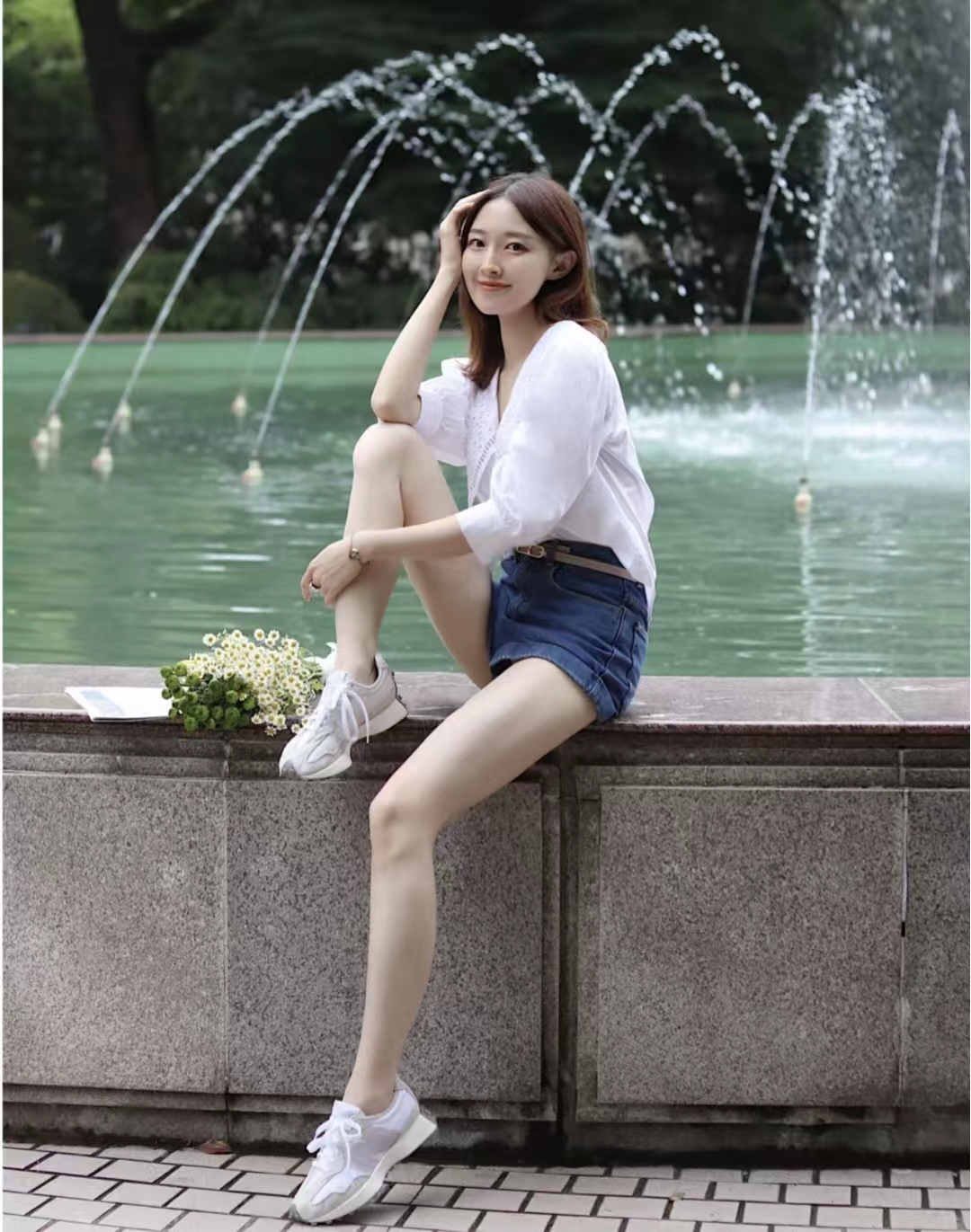 蓝色牛仔短裤女搭配,蓝色高腰牛仔铅笔裤