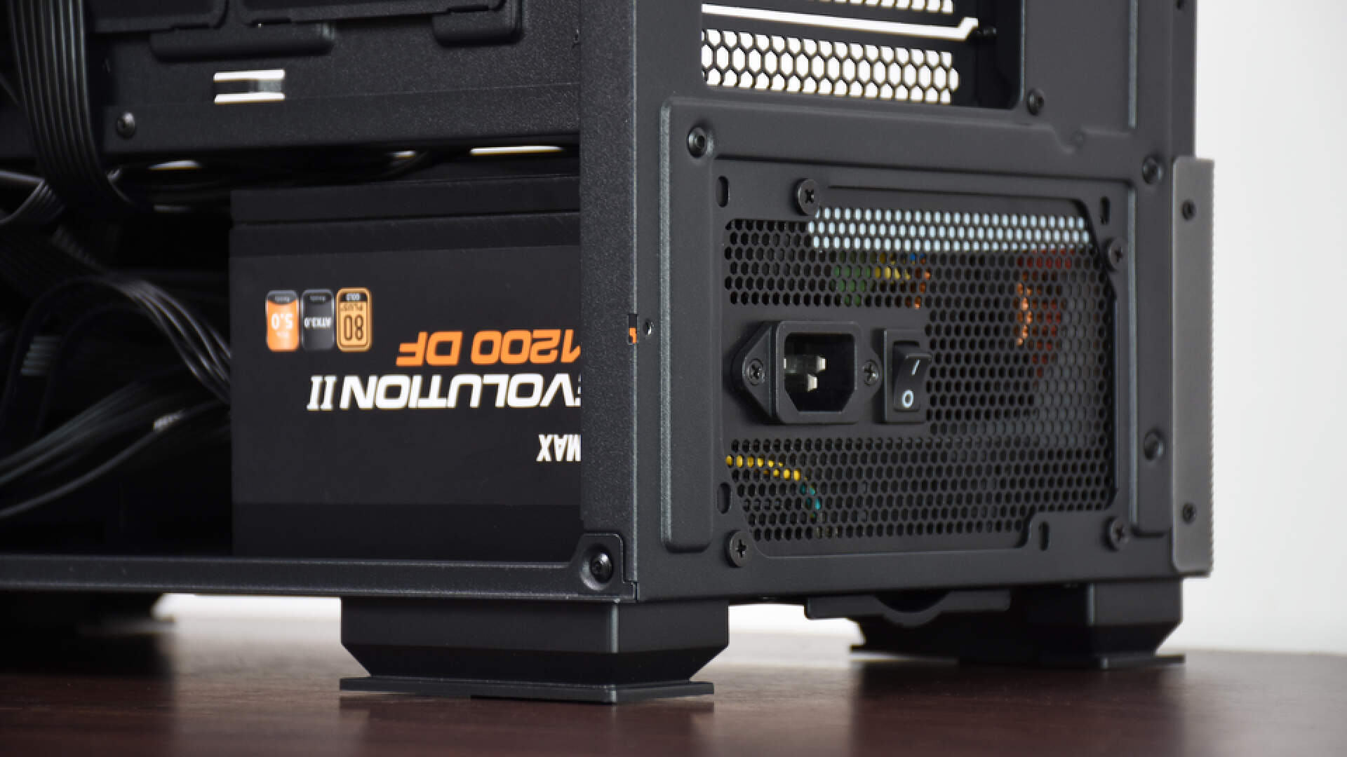 montechskytwo机箱在哪买,montechskytwo机箱需要几个风扇