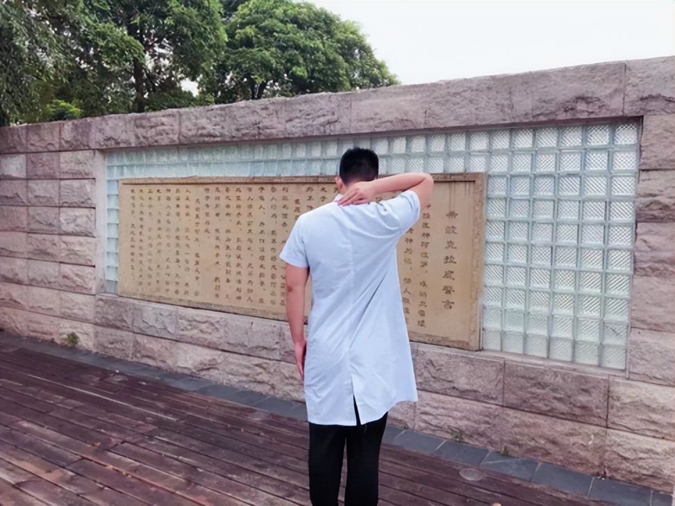 拍打筋骨拉伸操,拍打操疏通筋骨活气血