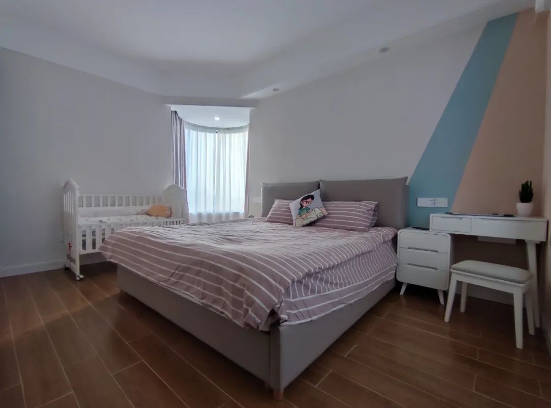 卧室买什么床睡得舒服,8平方的卧室用多大尺寸的床适宜