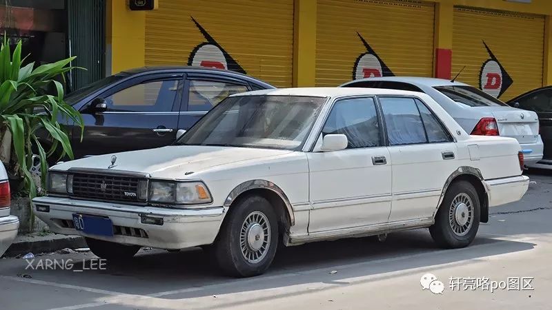 最经典的丰田12代皇冠白色,丰田皇冠2008款2.5手自一体