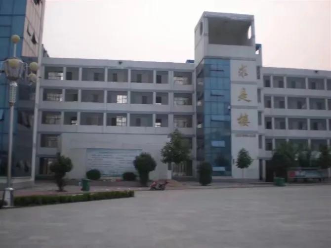 小伙十年打工的经历,小伙在工厂打工的经历视频