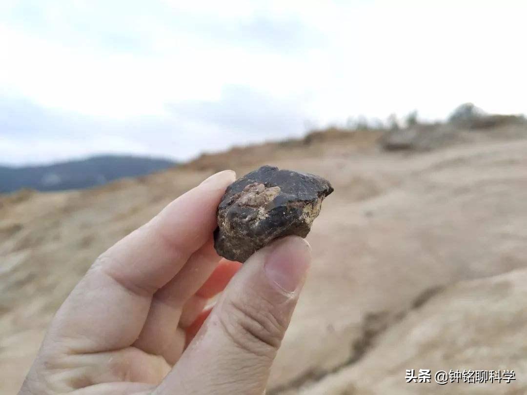 河南哪里坠落过陨石,河南火流星陨石落下视频