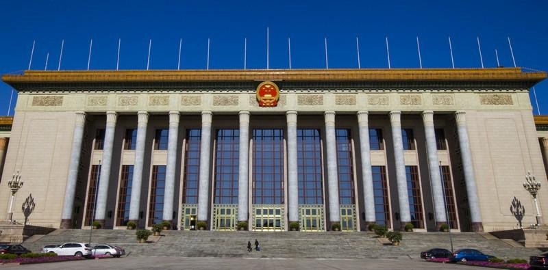 人大会堂服务员多少年换一次,大会堂服务员为啥四年一换