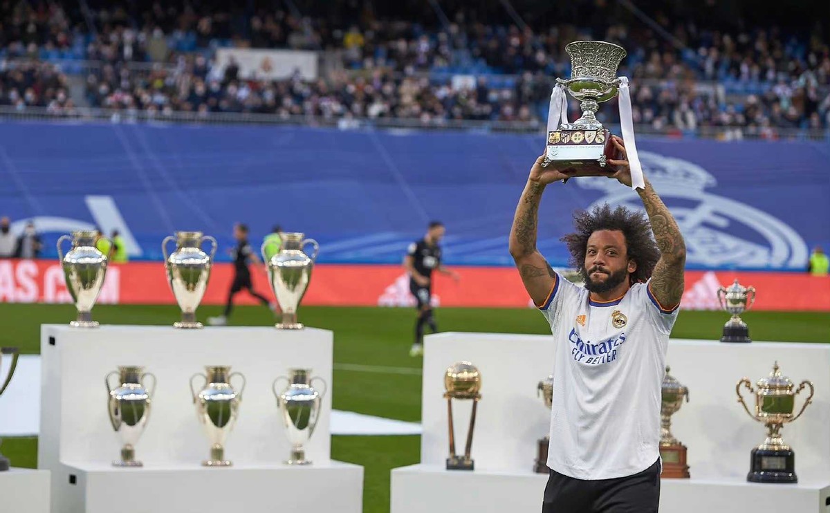 马塞洛皇马告别仪式完整版,马塞洛和卡洛斯在皇马谁的成就高