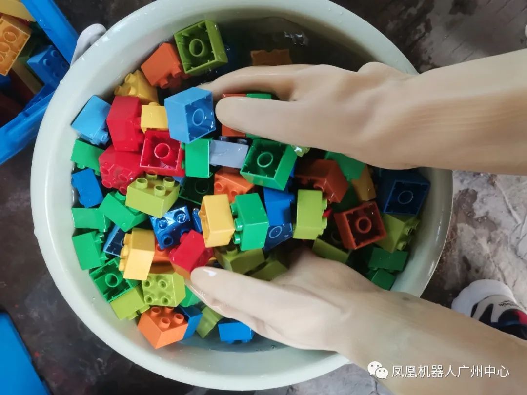 战疫停课不停学直播,抗击疫情停课不停学在家学习