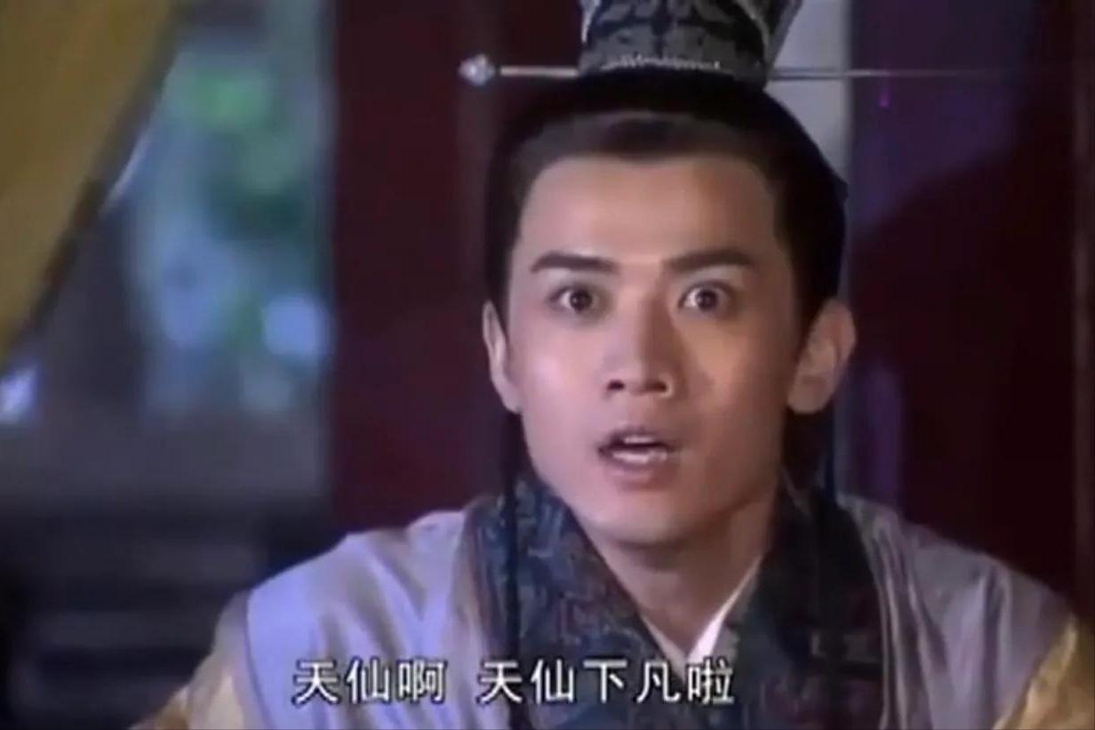 前脚吹“绝色美人”，后脚就被配角狠狠艳压，这些女明星图啥啊