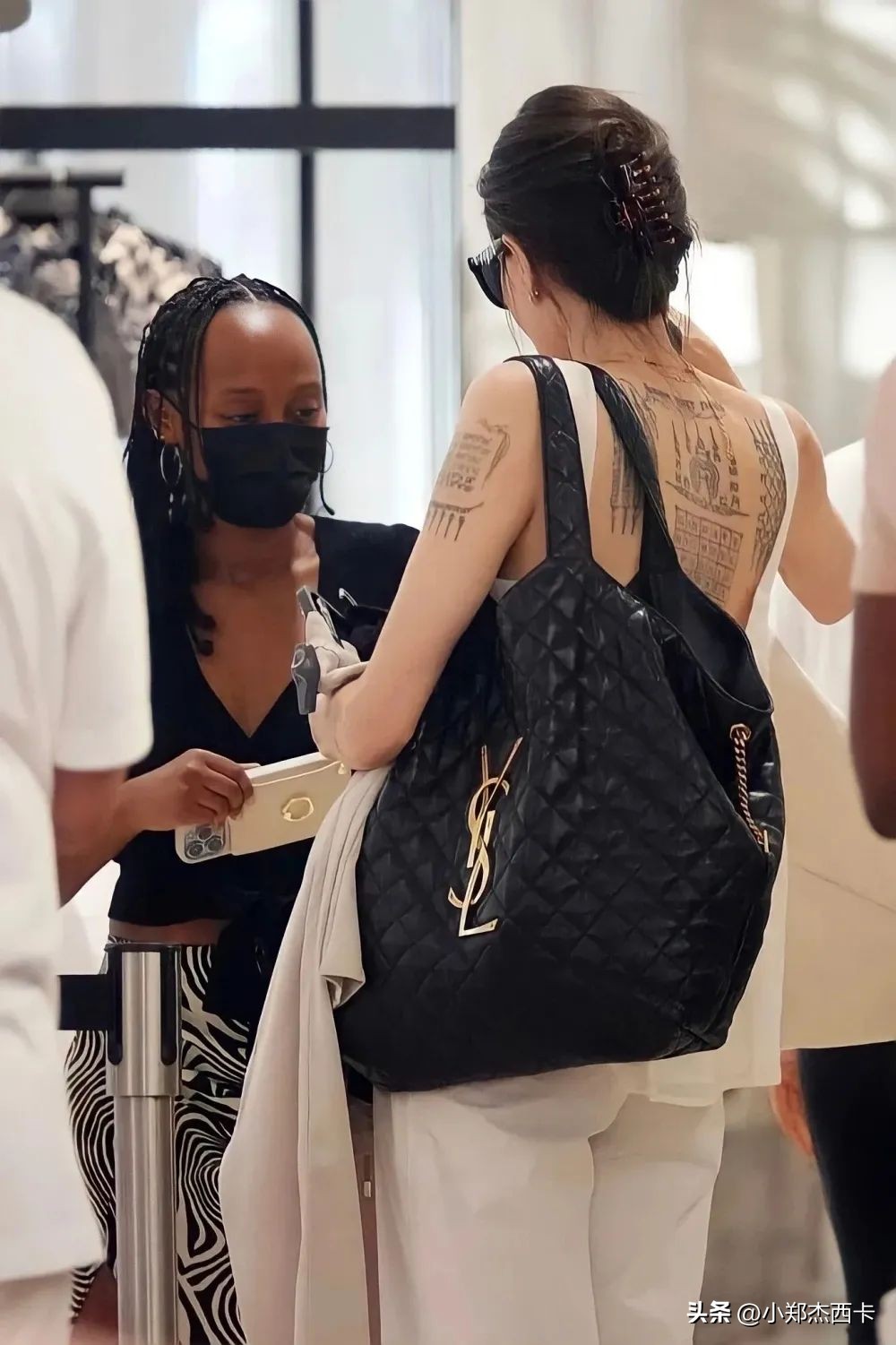 她随便穿条白裙子，就把半个好莱坞给比下去了