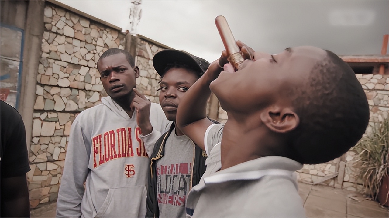 非洲小国沦陷在“止咳糖浆”里,年轻人一日喝4瓶,根本无心工作