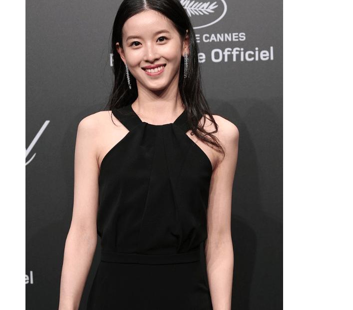 奶茶妹妹章泽天怎么发家,奶茶妹妹章泽天有多少资产