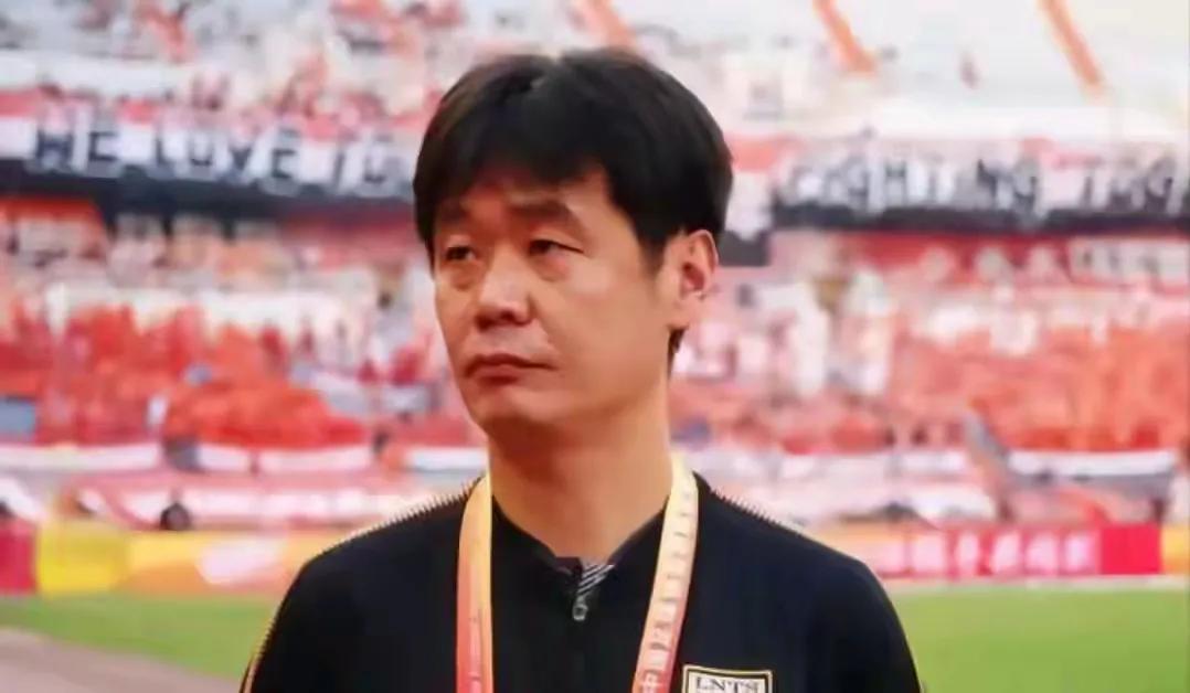 泰山队主教练李霄鹏,李霄鹏或不再执教国足