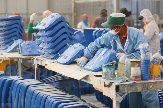 53岁农村大叔收入,56岁农村大叔一年收入