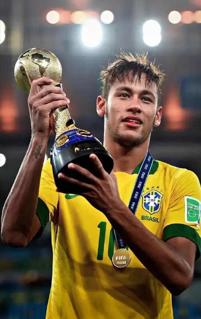 巴西球星内马尔前女友,内马尔一共谈过几个女友