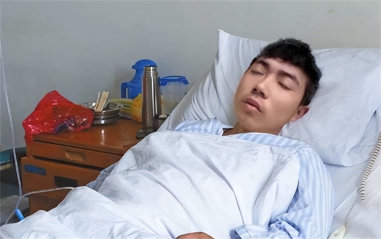 11年前卖肾换手机的小伙怎么样了,当年换苹果手机卖肾的男孩现状