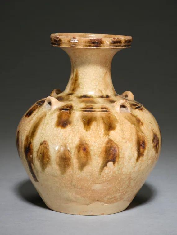 一抹飞青，如灵鱼跃渊