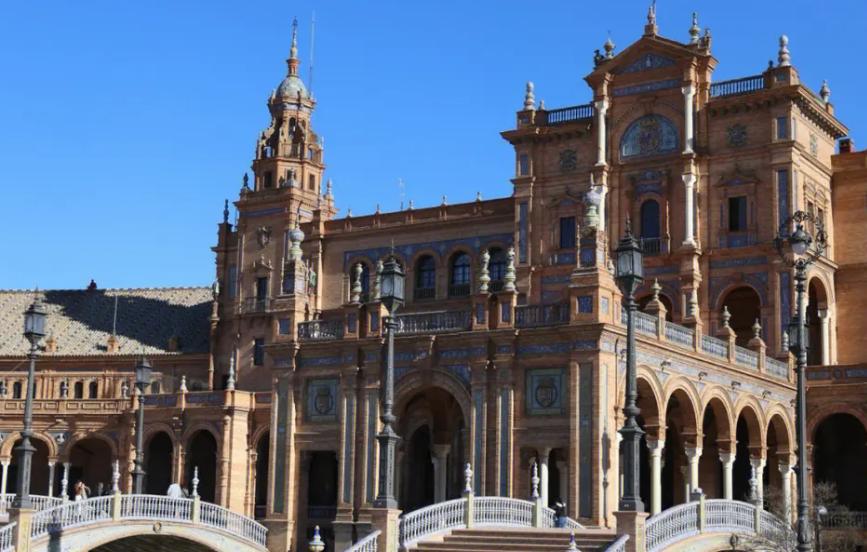 西班牙的建筑文化及其影响,西班牙的著名建筑是什么