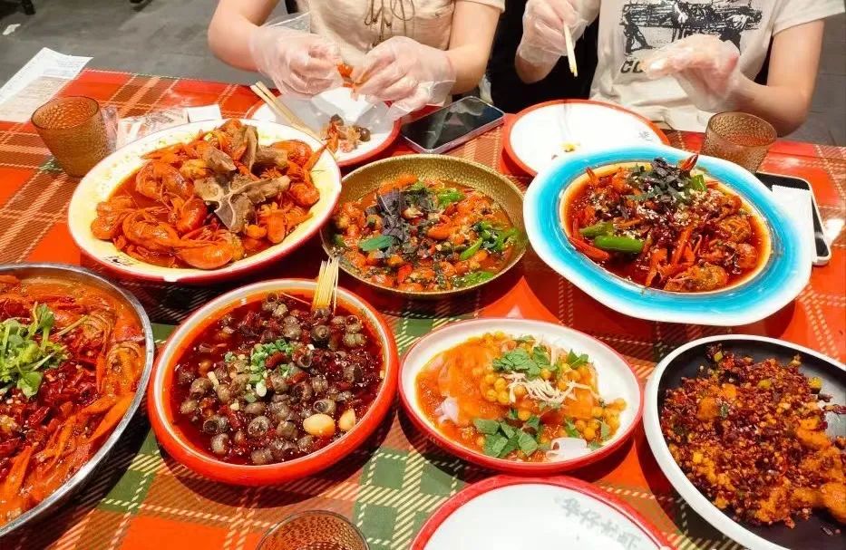 跑完“贵马”吃什么？烟火青云荟萃地方美味抚人心