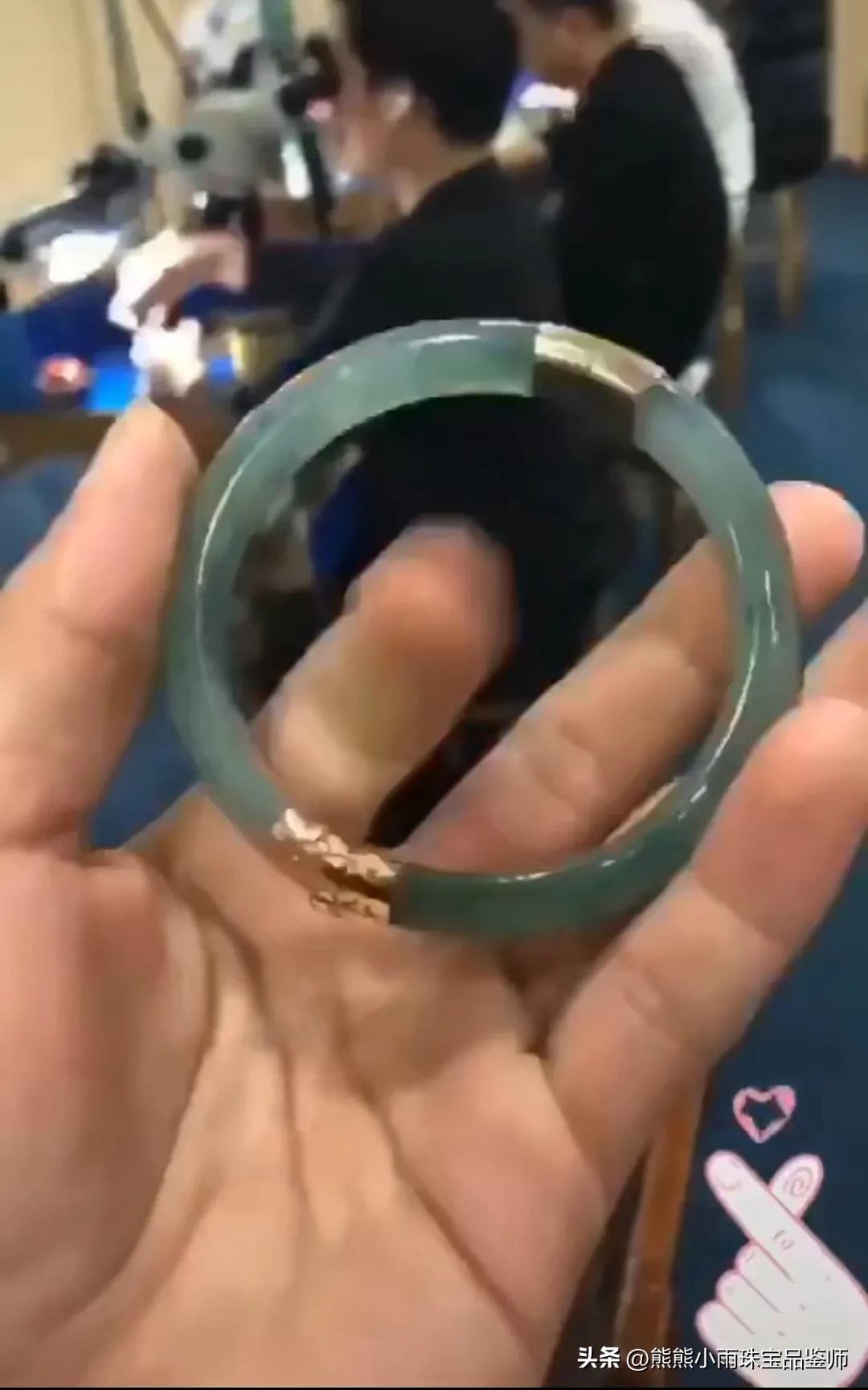 断了的翡翠手镯可以用来做成什么,翡翠手镯断了怎么设计