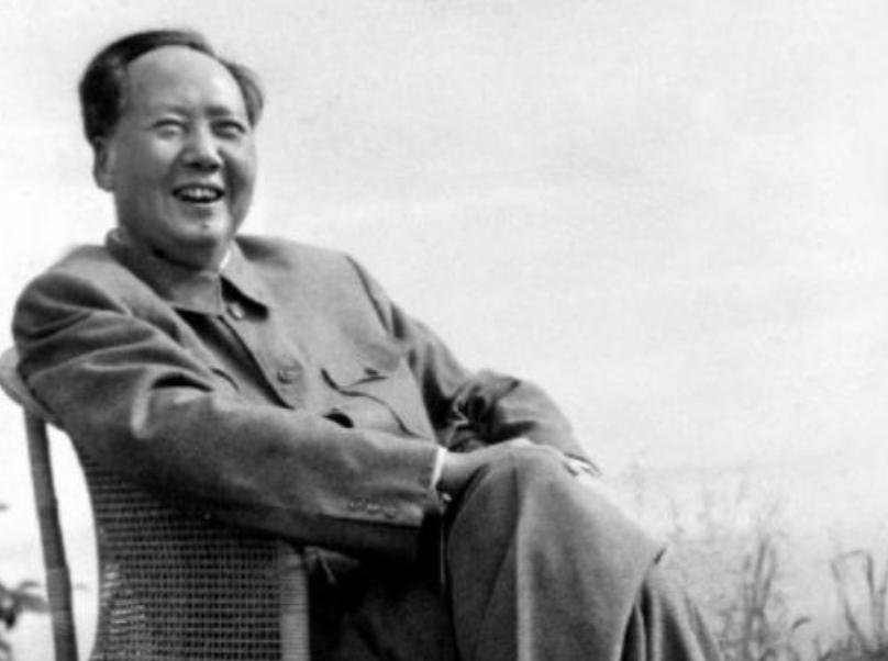 1964年，一妇女主动接近主席遭警卫阻拦，周总理连忙制止