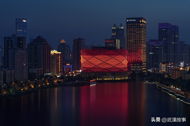 楚河汉街和粮道街哪个更值得去,楚河汉街值得打卡吗