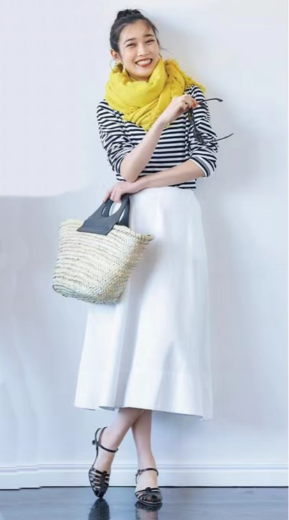 直筒裙和伞裙哪个有气质,伞裙连衣裙蓬蓬裙