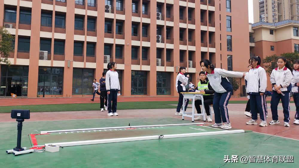 中考体育必考项目及技巧,提高1000米800米中考体育训练方法