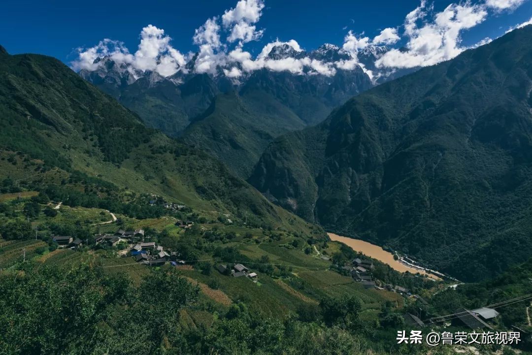 世界经典徒步线路虎跳峡,虎跳峡高路徒步多少公里