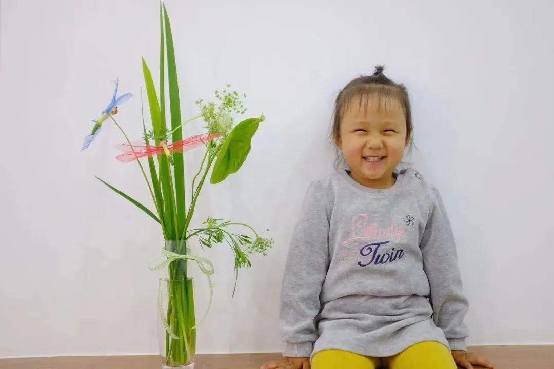 她是3个孩子的妈妈英语翻译,她是三个孩子的妈妈